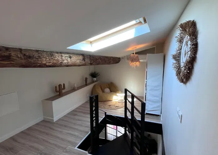 شقة Romantique Avec Balneo En Plein Centre De نيم