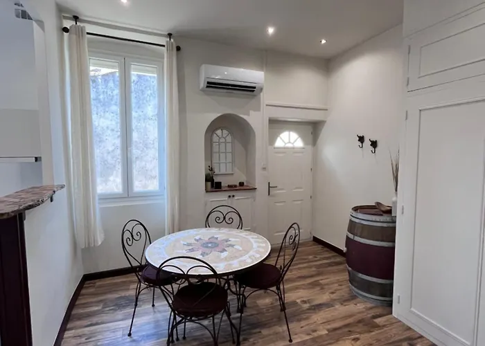 شقة Romantique Avec Balneo En Plein Centre De نيم